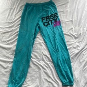 Free city sweatpants